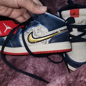 Nike Kids' Blue and Gold Sneakers